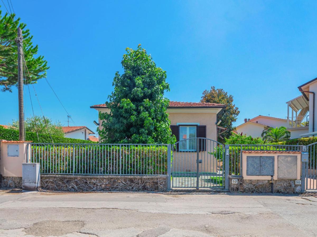 Holiday Home Francesca By Interhome Marina di Pietrasanta Exteriör bild
